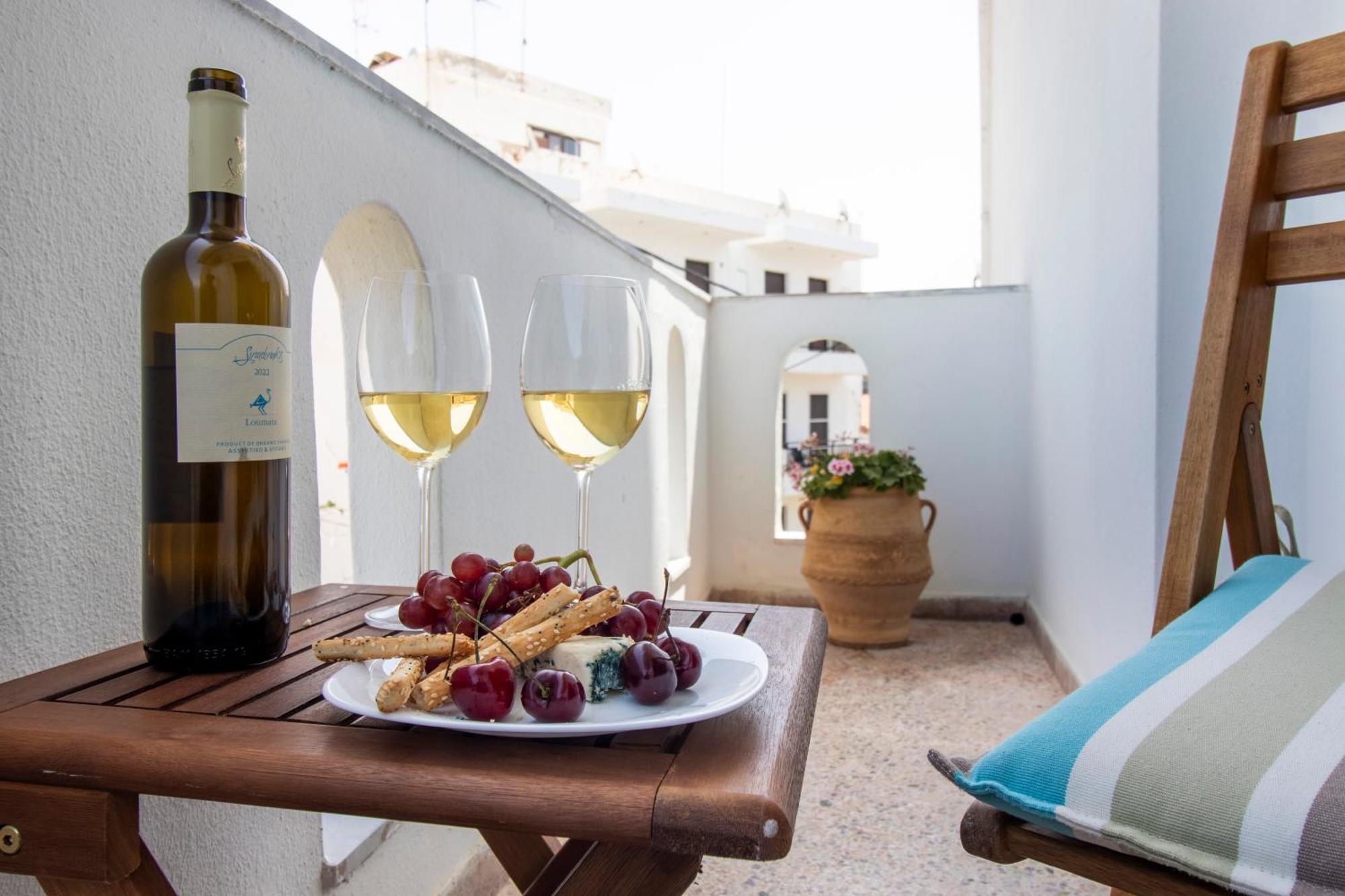 Babilia Central Appartment Suites Limenas Hersonisou ヘルソニソス エクステリア 写真