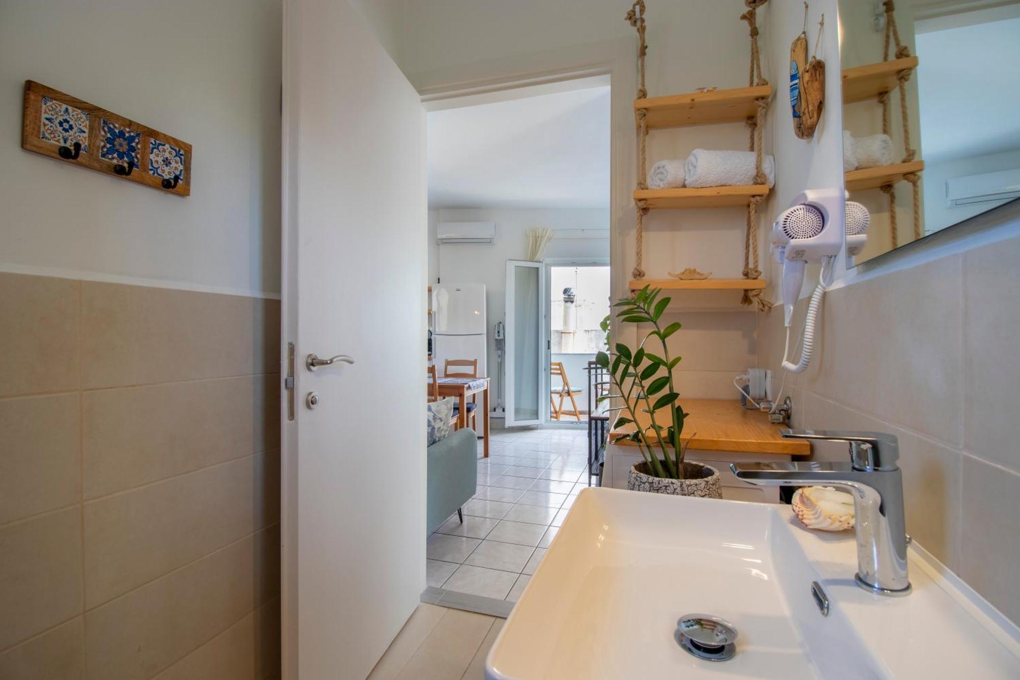 Babilia Central Appartment Suites Limenas Hersonisou ヘルソニソス エクステリア 写真