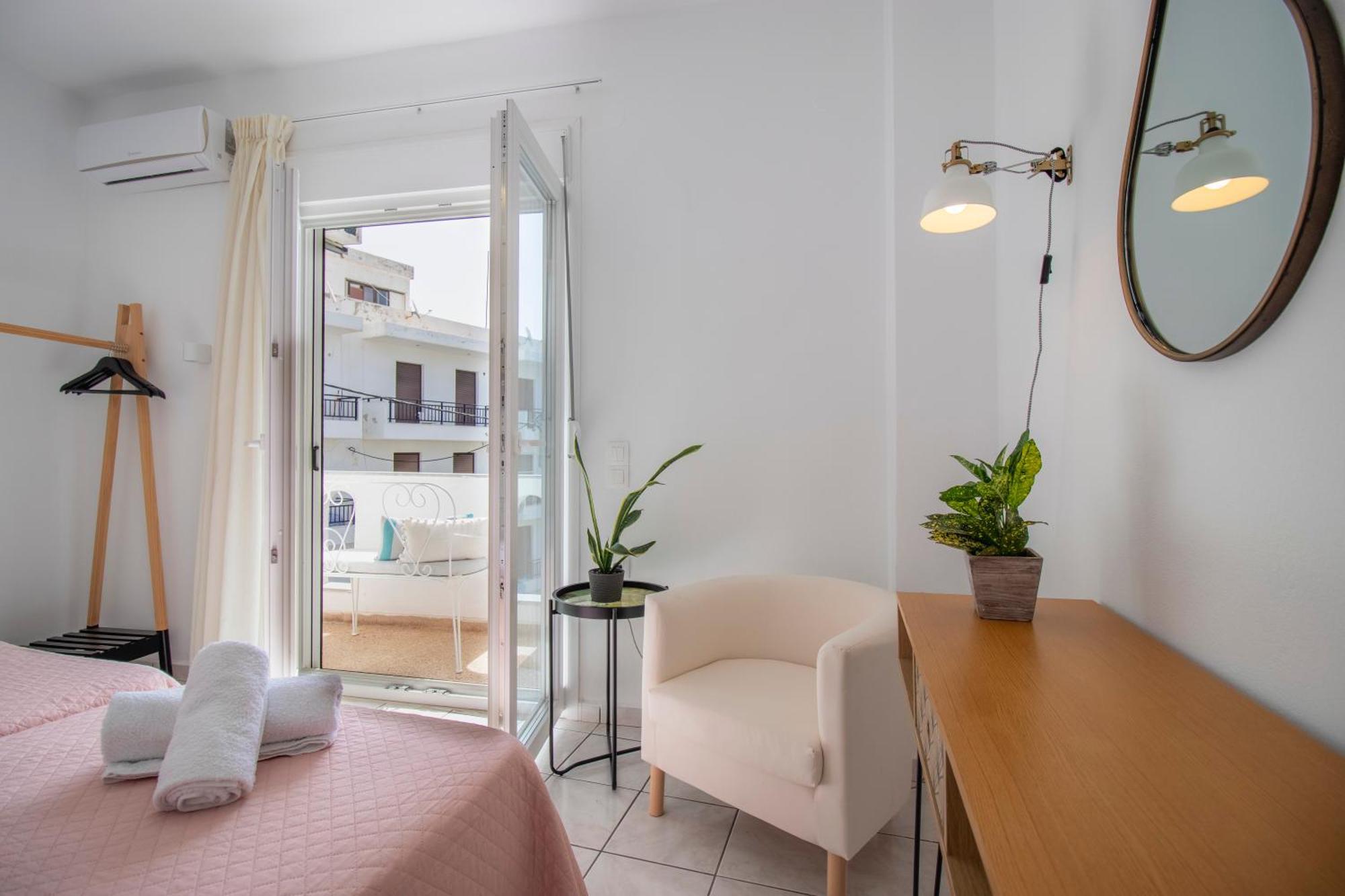 Babilia Central Appartment Suites Limenas Hersonisou ヘルソニソス エクステリア 写真